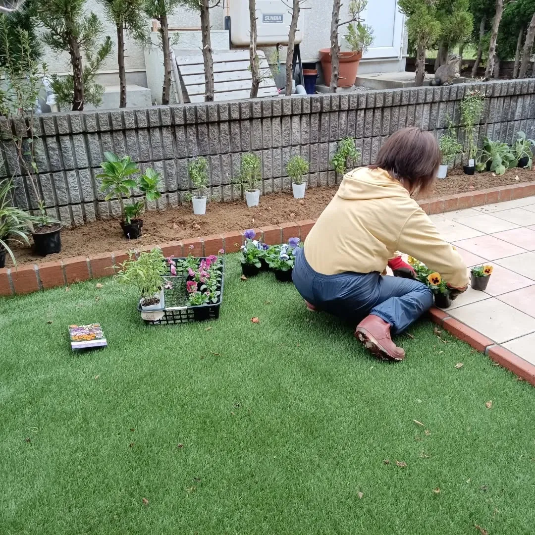 本日は花植えのご依頼で名取へ行きました!